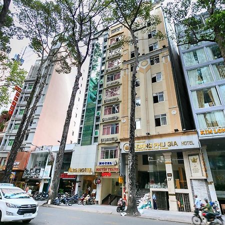 Oyo 422 Nguyen Thanh Hotel Хошимин Экстерьер фото