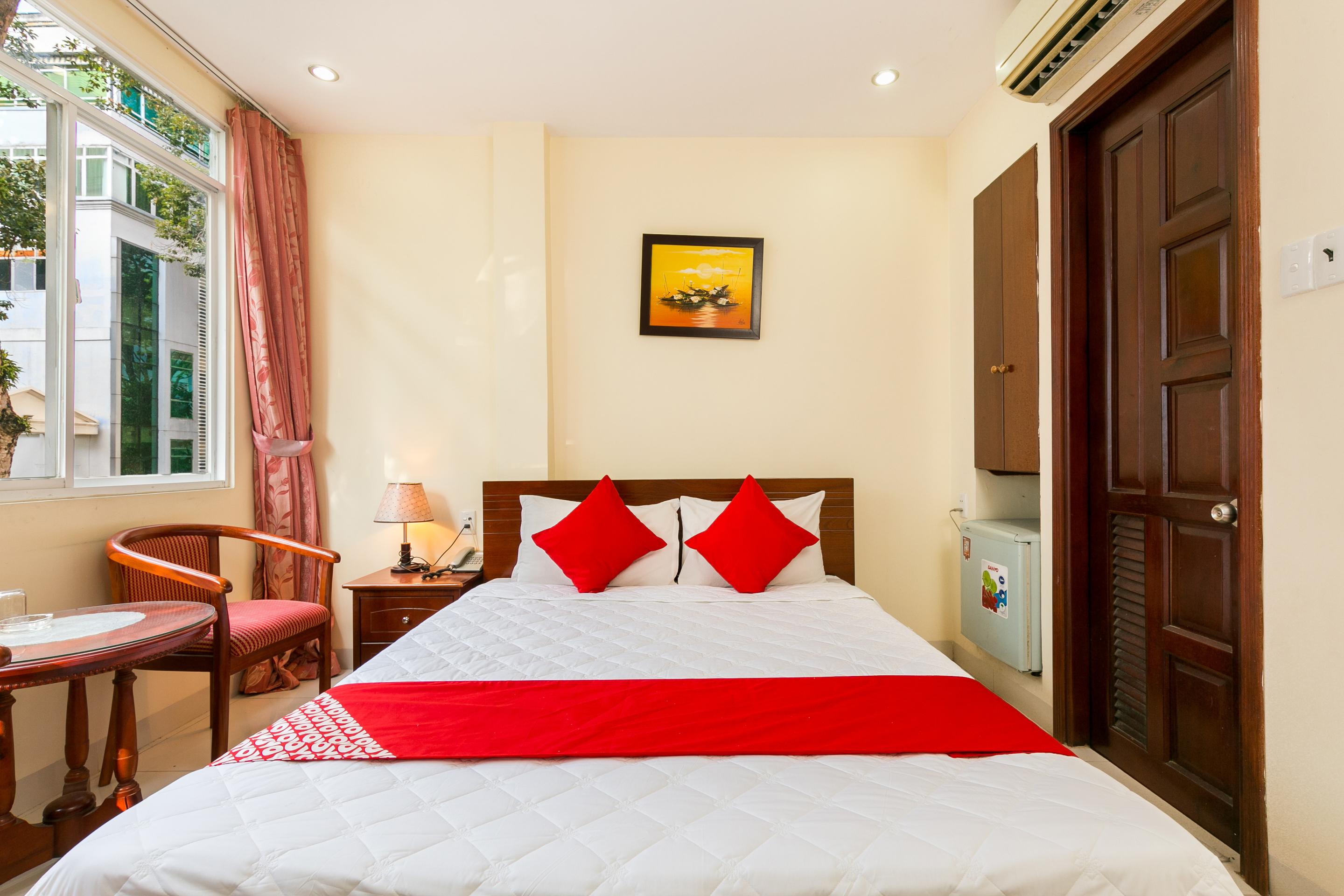 Oyo 422 Nguyen Thanh Hotel Хошимин Экстерьер фото