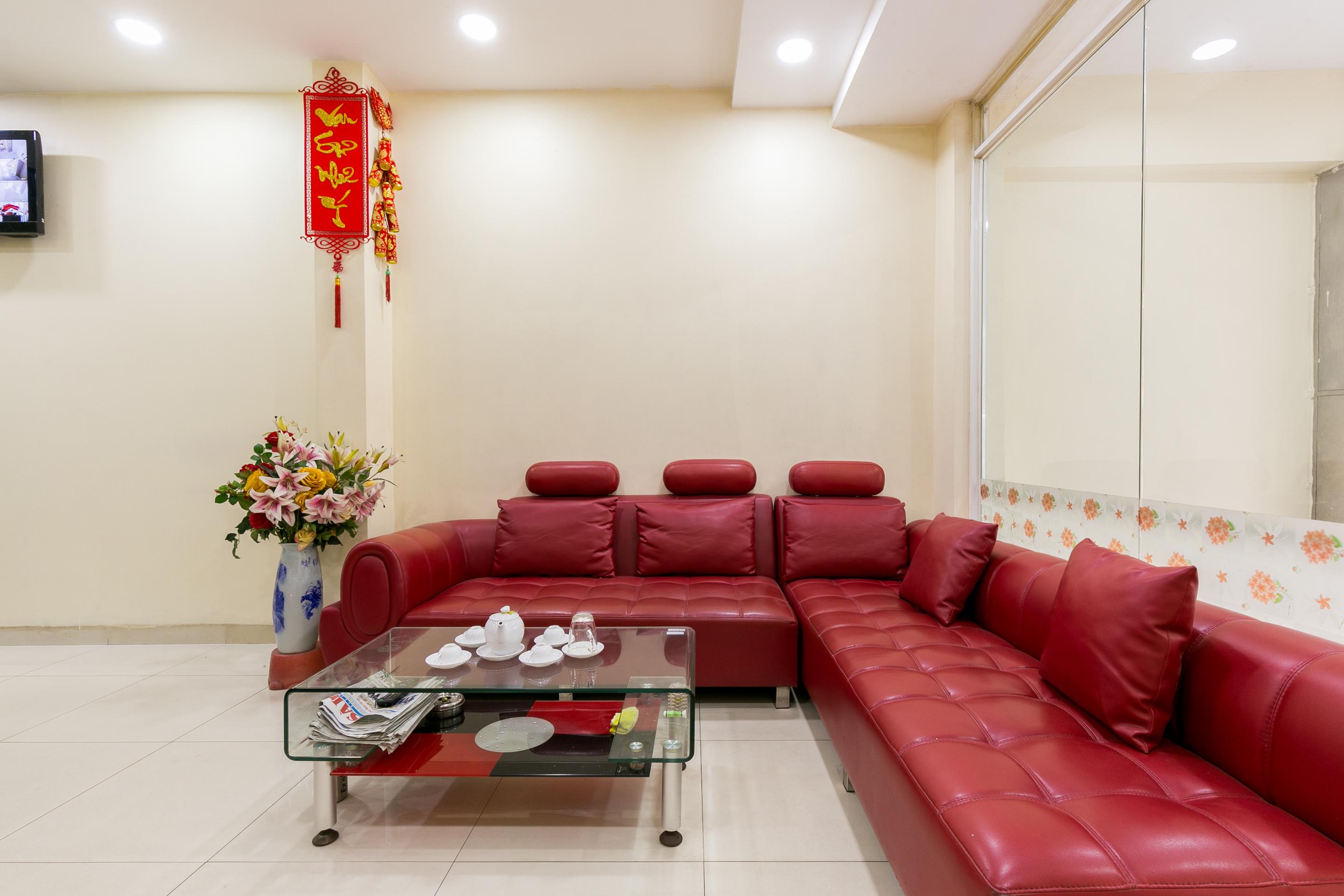 Oyo 422 Nguyen Thanh Hotel Хошимин Экстерьер фото