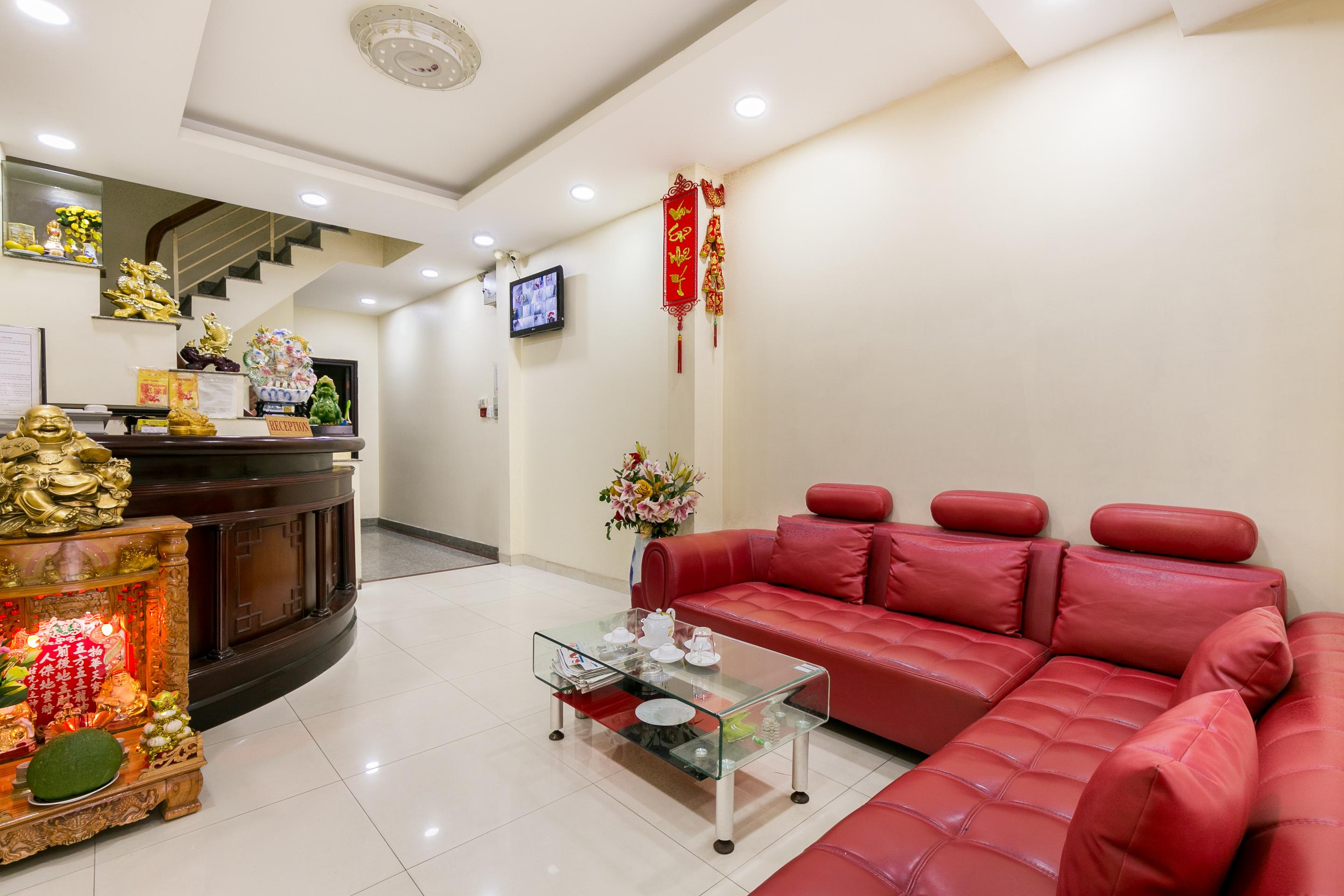 Oyo 422 Nguyen Thanh Hotel Хошимин Экстерьер фото
