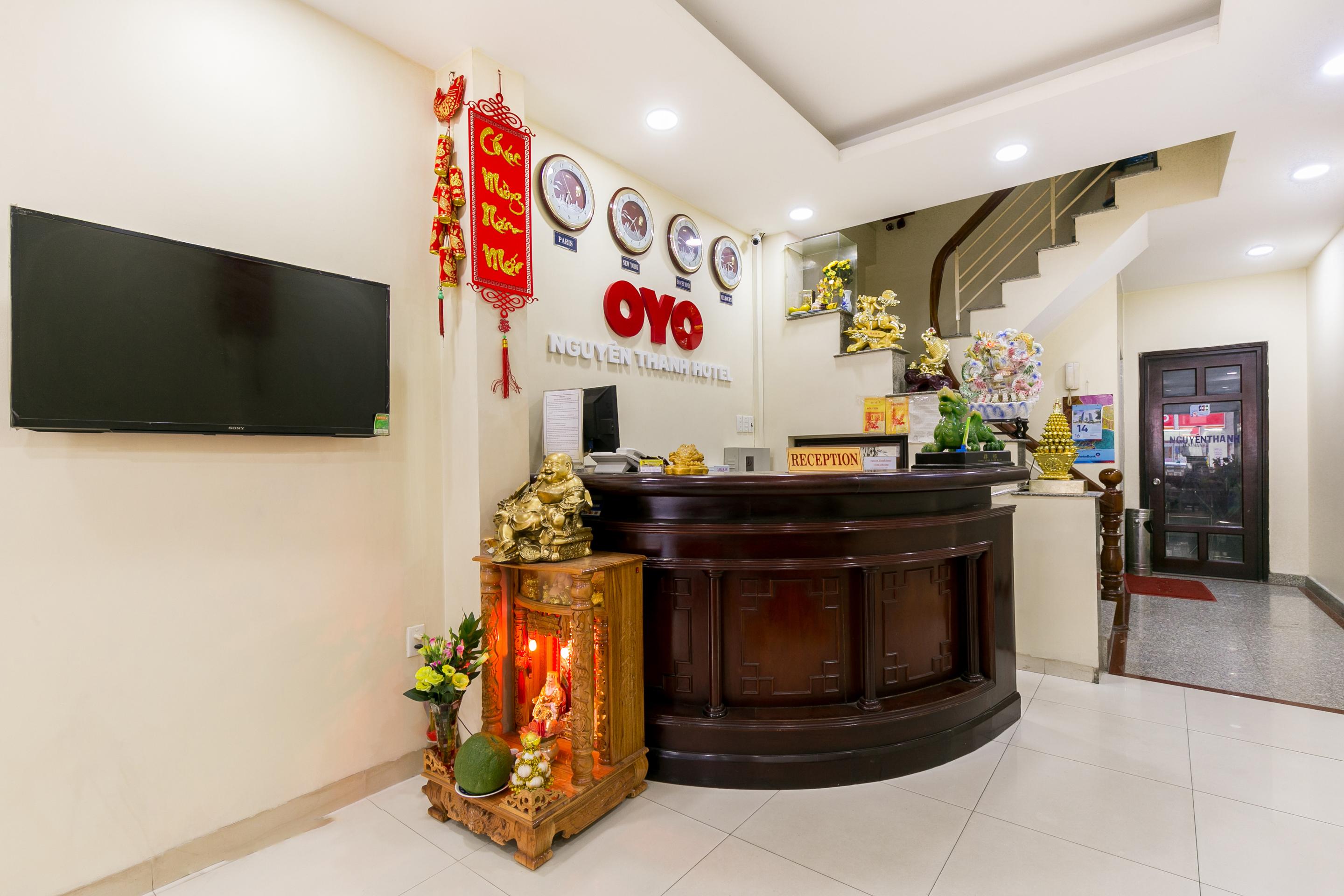 Oyo 422 Nguyen Thanh Hotel Хошимин Экстерьер фото
