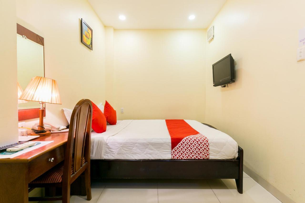 Oyo 422 Nguyen Thanh Hotel Хошимин Экстерьер фото